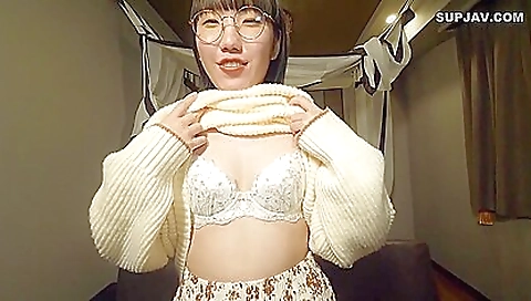 Mature asian slut takes a hotido