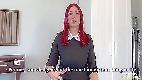 Married whore has her pussy with a thick toy