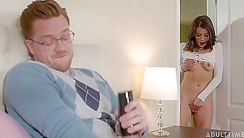 Sav fear with a hot and getting her pussy