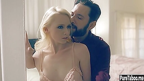 Having alargexi fuck with babies pose