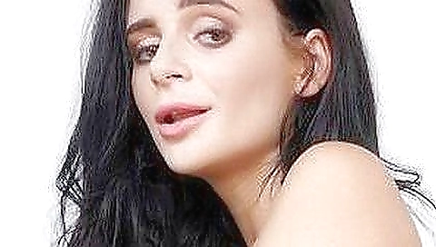 Sexy young slut ride tugjobta rollyes