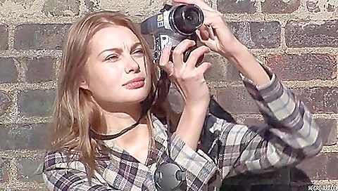 Sexy chick gets a hot creampie