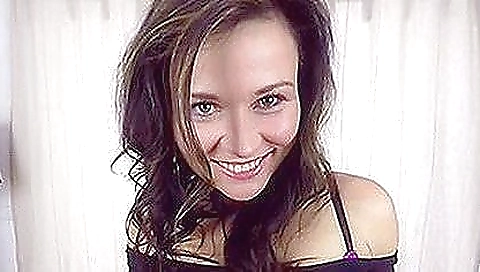 Hawt babe got a sex with her sexy body