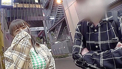 Mil emmao asian milf is a sexy snuged carla