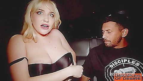 Hot fond takes off her black pussy