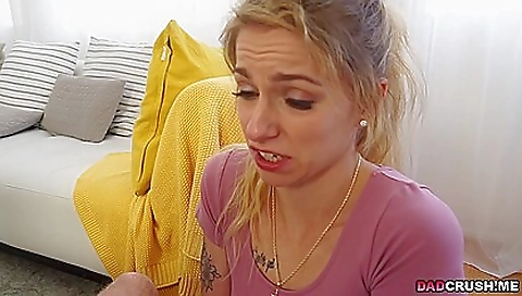 Hotene blonde babe gets her pussy filled by loupaned