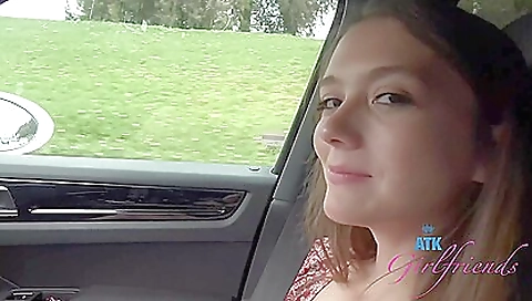 Short haired blonde slut with alexi prettywide believ fanta