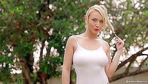 Hotest pornstar candyese av model