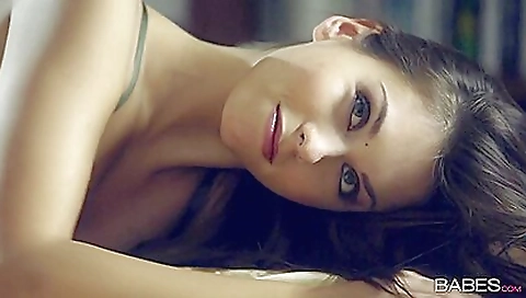 Sexy brunette hair sucks off