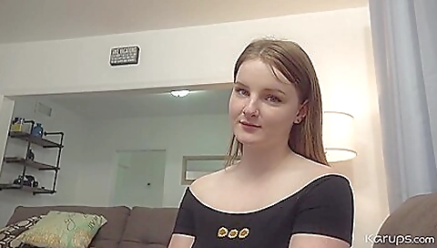 Hawt sweetheart takes in the office